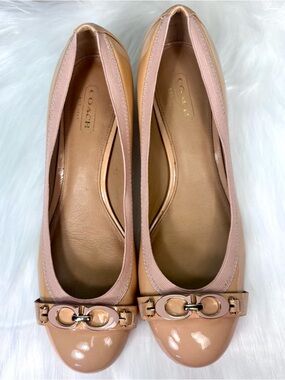 COACH Blush Leather Pump w/Signature Hardware